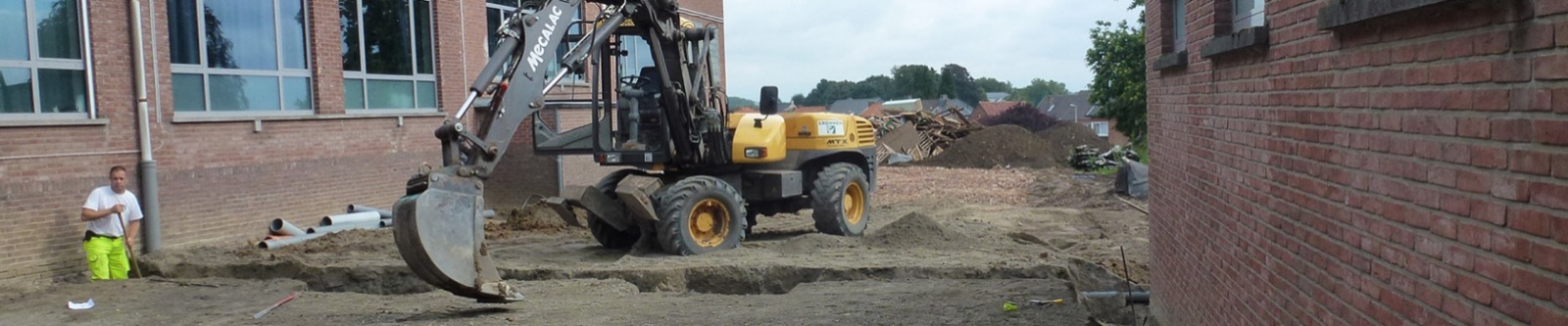 Bouwteam van Constreno aan het werk tijdens de ruwbouwfase van een groot project